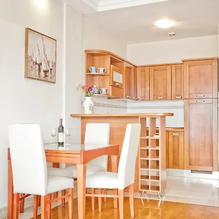 Superior One Ba Apartament